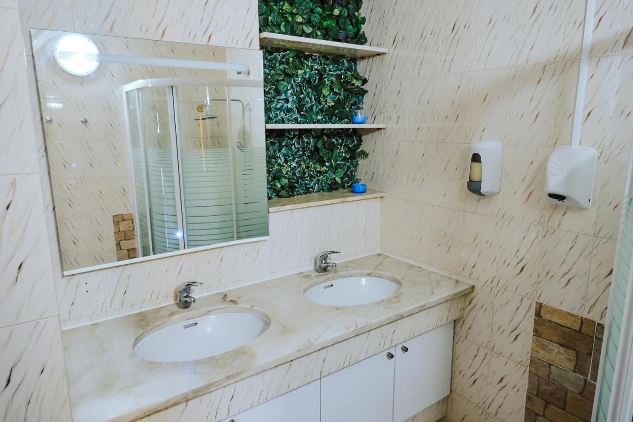 Help Yourself Hostels - Restelo Lisabona Exterior foto